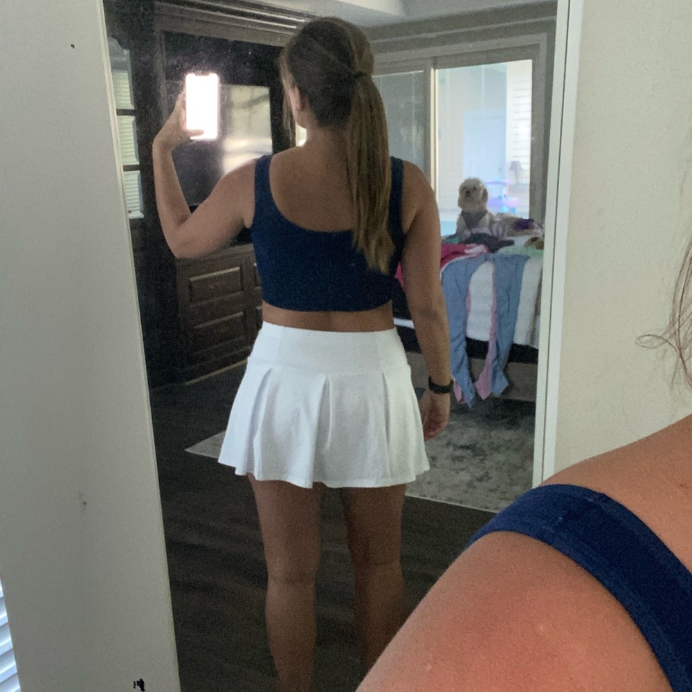 Super cute Tennis/Golf Skort - Picture 2 of 3